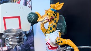 Halfcourt the non-snazzy nicknamed giraffe friend of the TMNT 1992 playmates review.  