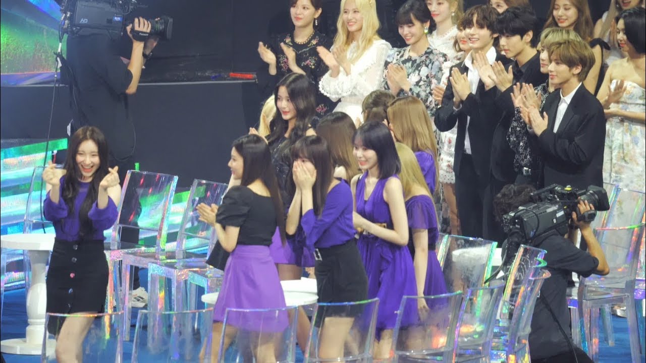 [아이즈원 (IZONE) 수상] TWICE,TXT Reaction @190801 MGMA [4k Fancam/직캠