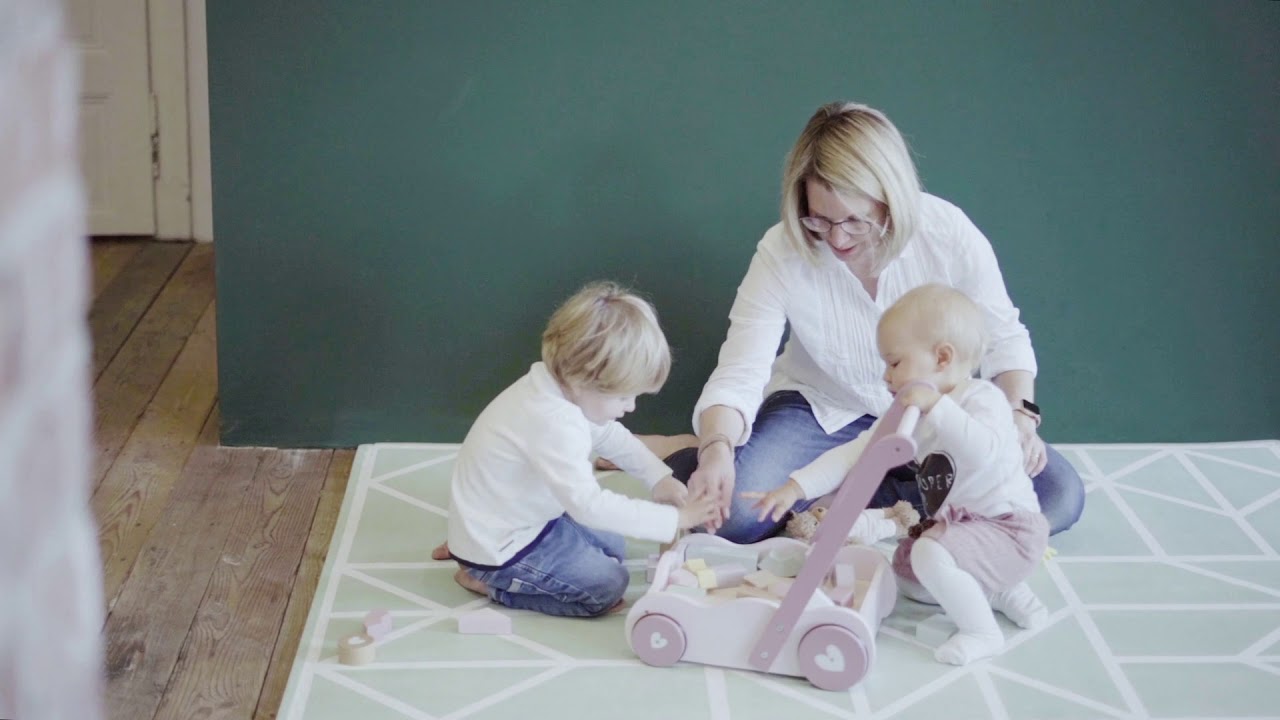 Original alfombra de juegos infantil en puzzle con valla de seguridad -  chicBebits