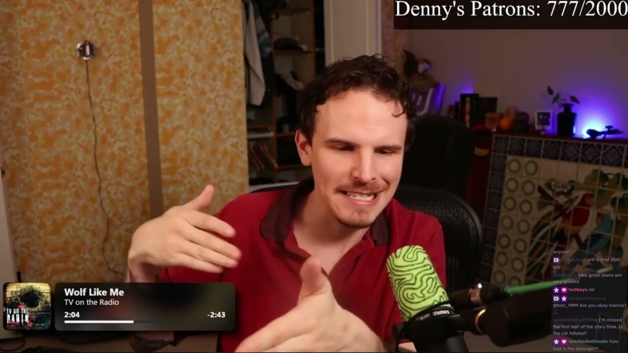 Иэн Джомха (iDubbbz) врезался на своей машине в снежный сугроб.