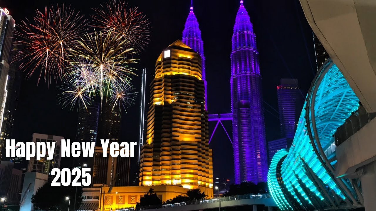 New year’ eve fireworks 2025, Celebration in KLCC Twin Towers of Kuala Lumpur, Malaysia. 
