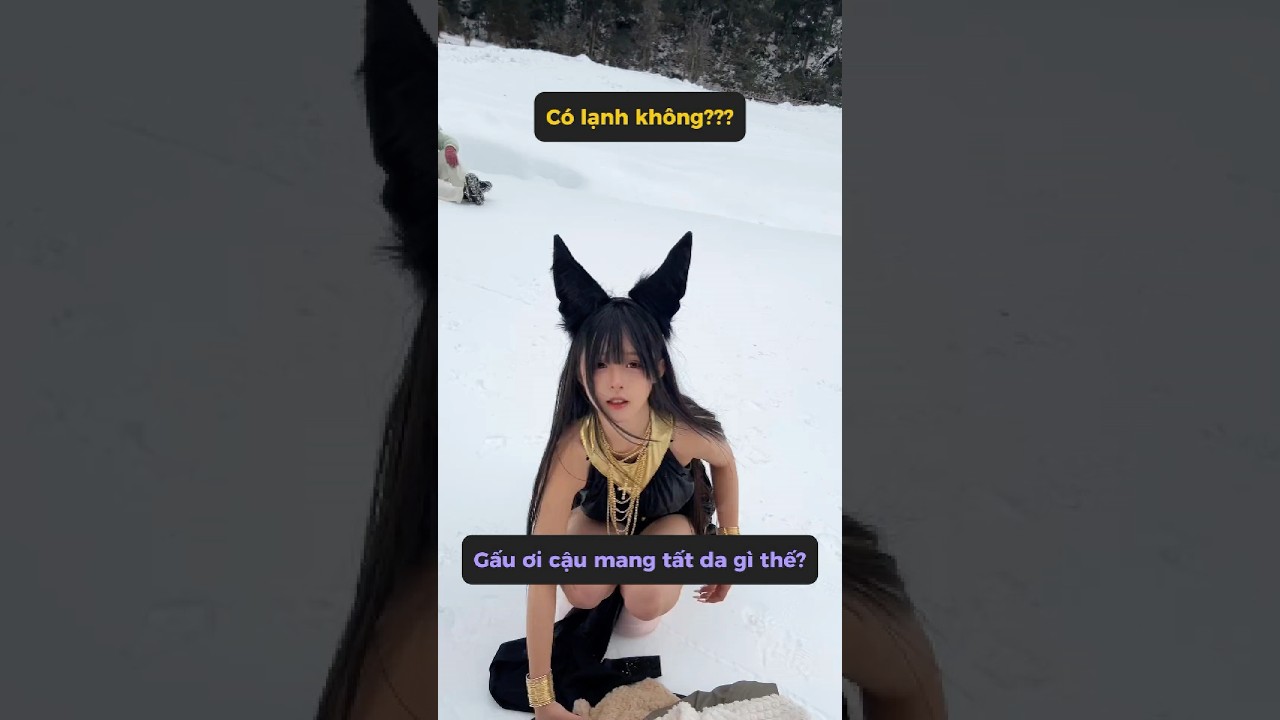 Tất da thần thánh cho đôi chân trần? #meowcosplay #shorts