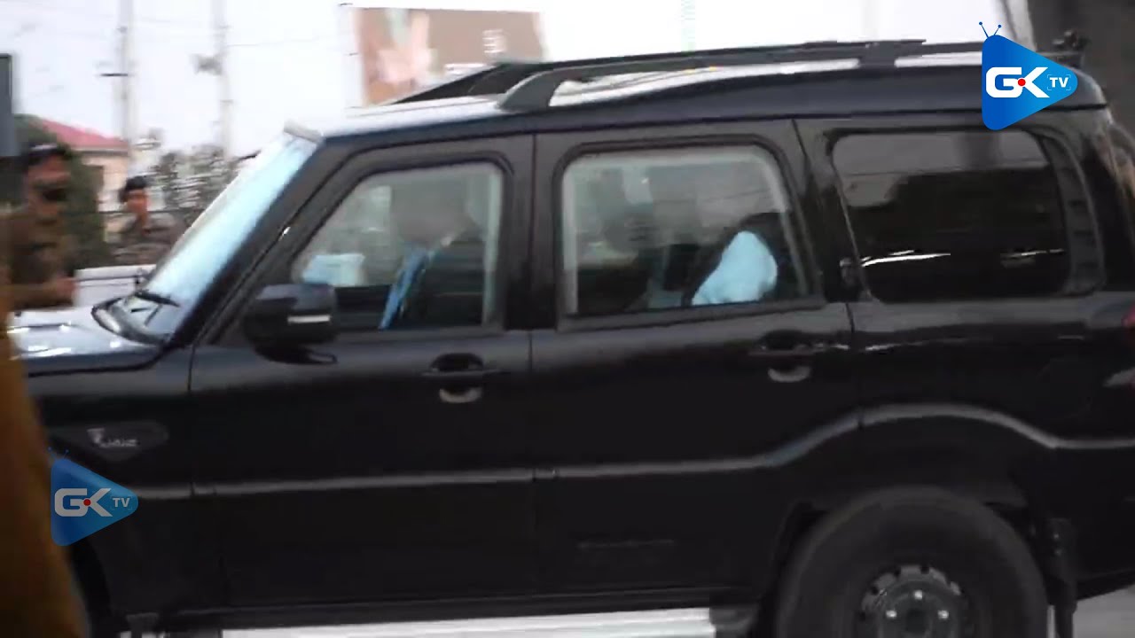 Home Minister Amit Shah visits family of DSP Humayun