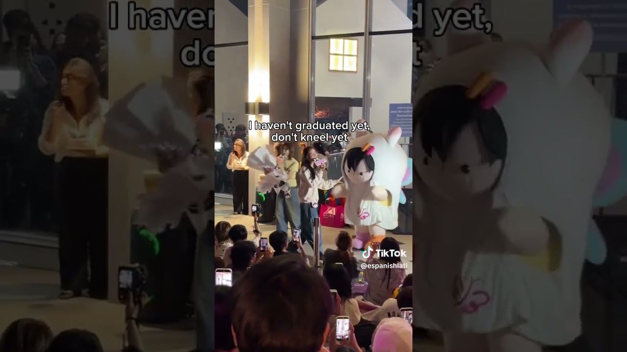 Maybe after graduation a proposal 🎓😏| 