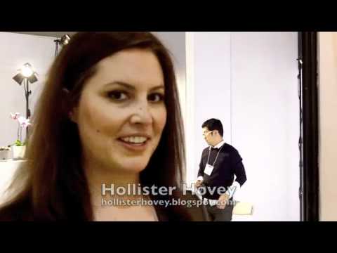 Hollister Hovey with Doca Pet at the New York Inte...