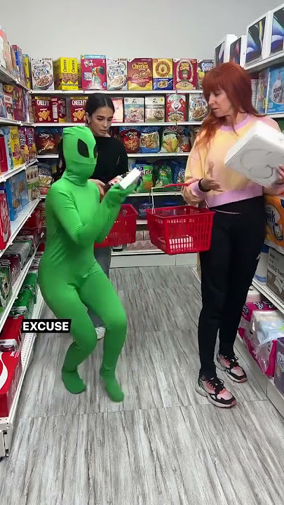 They totally saw the green person 😂🙄🙄