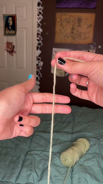 How to tie a slipknot for crocheting #crochet #crafting
