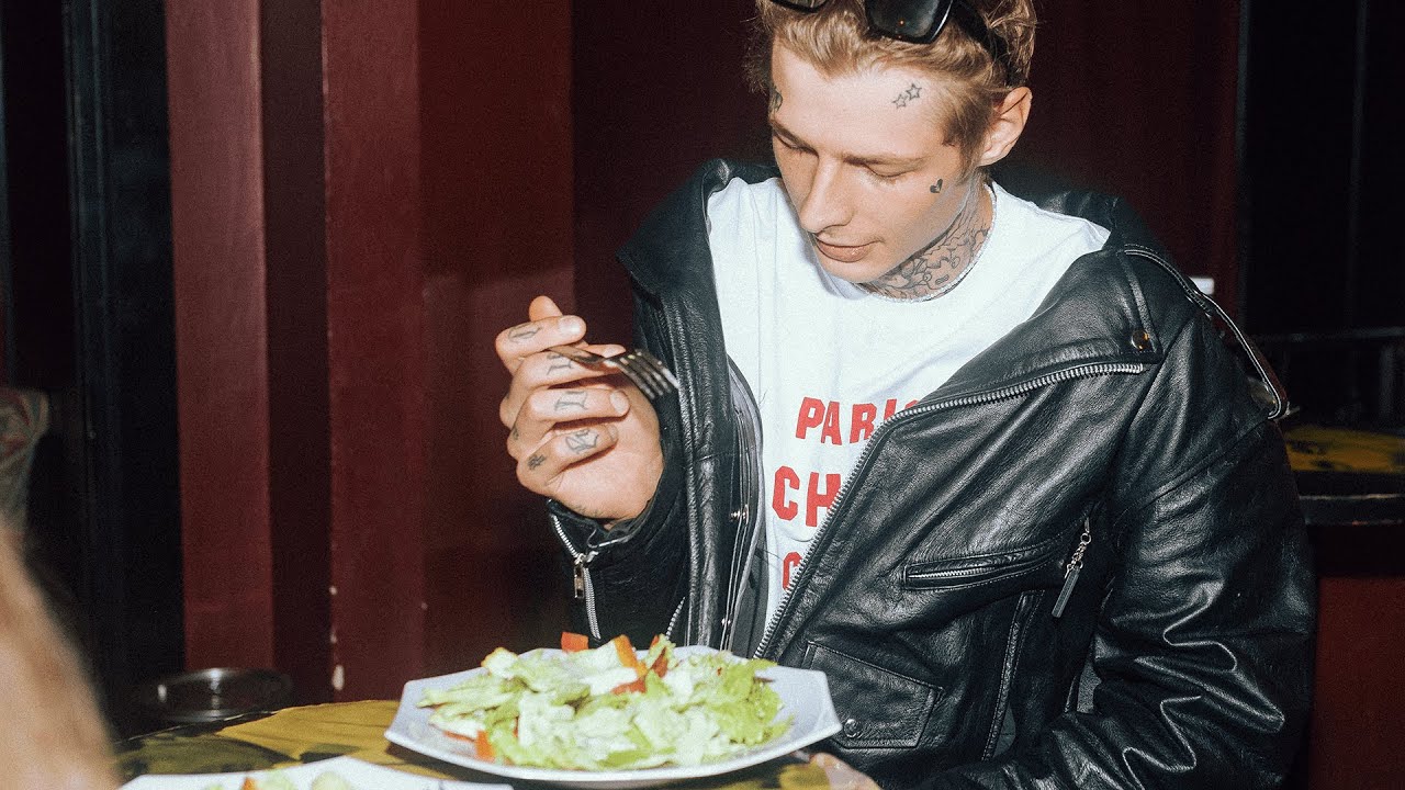 Watch Dorian - Projektil (Official video) on YouTube Watch Dorian - Projektil (Official video) on YouTube