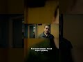 Он пришел к нему вечером. Ночью человек умер