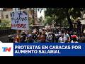 Trabajadores protestan en Caracas tras aumento salarial