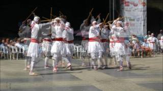 El aurresku, baila Leire y florecillas...