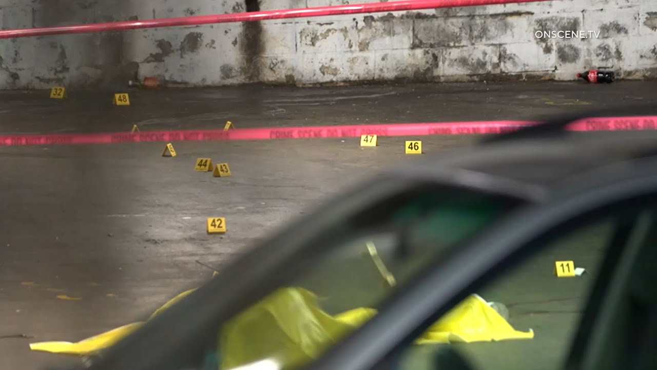 В результате стрельбы в гараже затонувшего судна в Сиэтле один человек погиб, трое ранены.