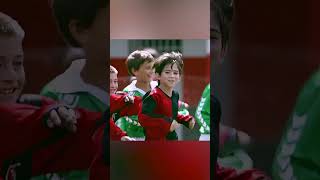 ⚽🥹 الطفل الذي سخروا منه... أصبح أسطورة العالم!
