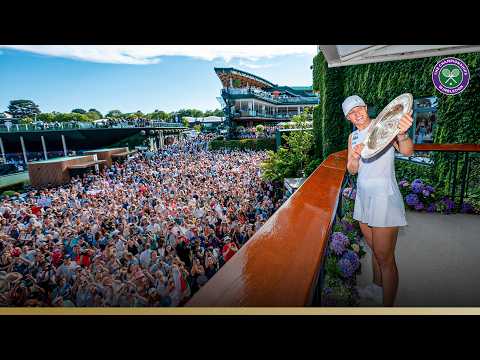 Iga Swiatek celebrates on the Wimbledon balcony | Wimbledon 2025