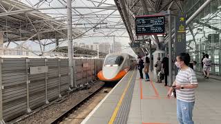 高鐵658次列車往南港進入新竹站