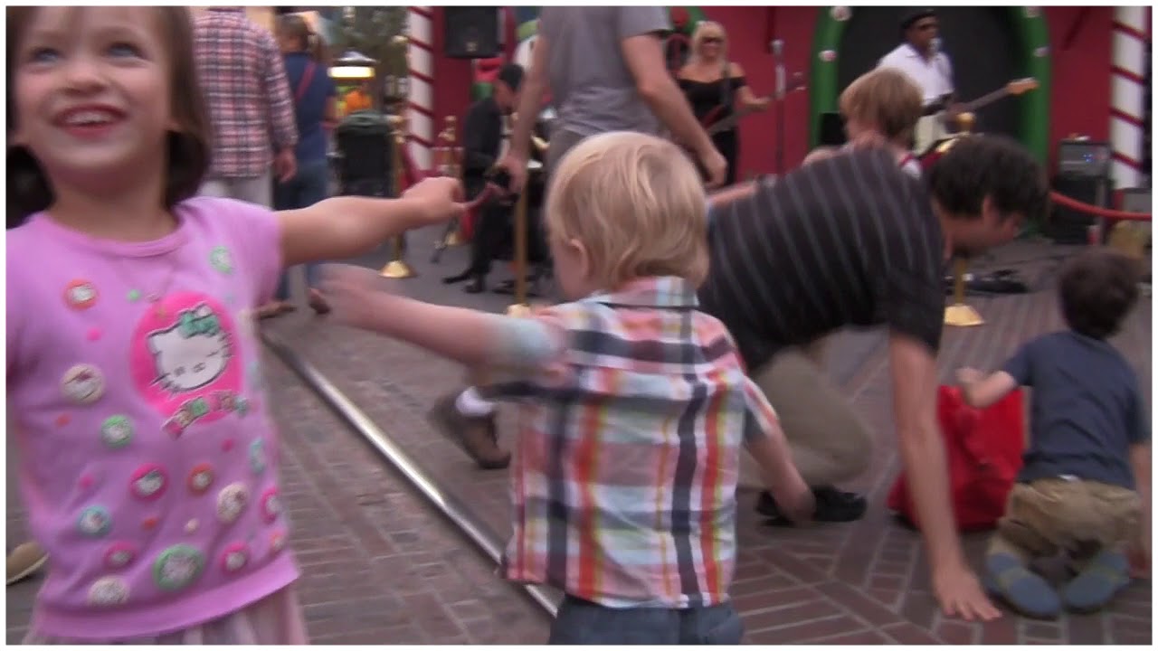 video phone beyonce mp3 Mickey & Princess Red at Church, Dancing at Grove & Sharing Hugs to Lose Myself by Seven Lions