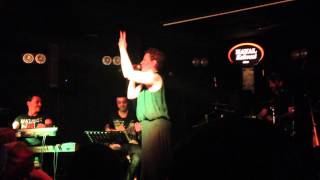 Zuhal Olcay - Dont Cry For Me Argentina Turkish Version Canlı Performans - Hayal Kahvesi Adana