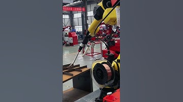 This robot knows what it’s doing.#evsrobot #weldvision #welding #weldingrobot #automatedsolutions