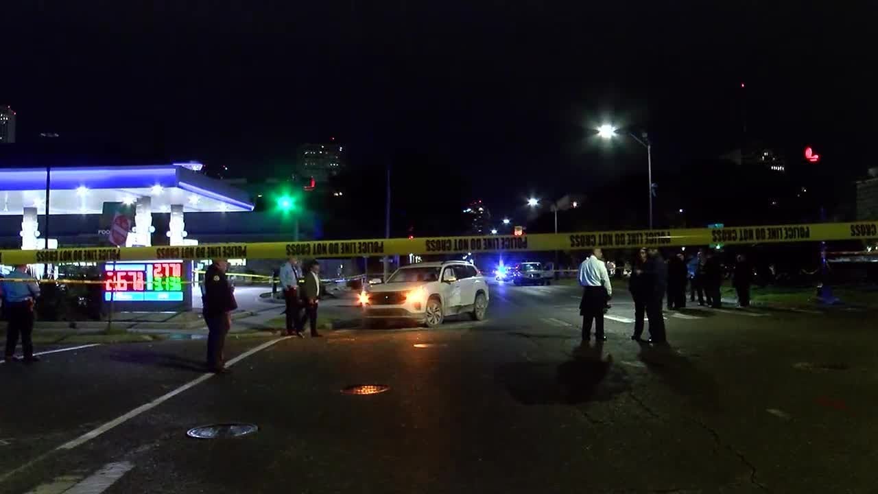 NOPD searching for suspects after stolen SUV rams police car - YouTube