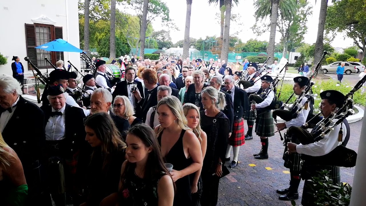 The Drums and Pipes of the Cape Town Highlanders formed a guard of