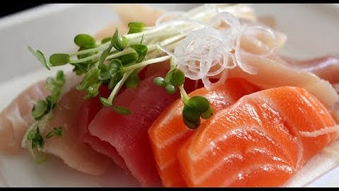 CÁCH NGƯỜI VIỆT MỔ CÁ HỒI LÀM MÓN SASHIMI CỰC HẤP DẪN Ở VINMART TIME CITY