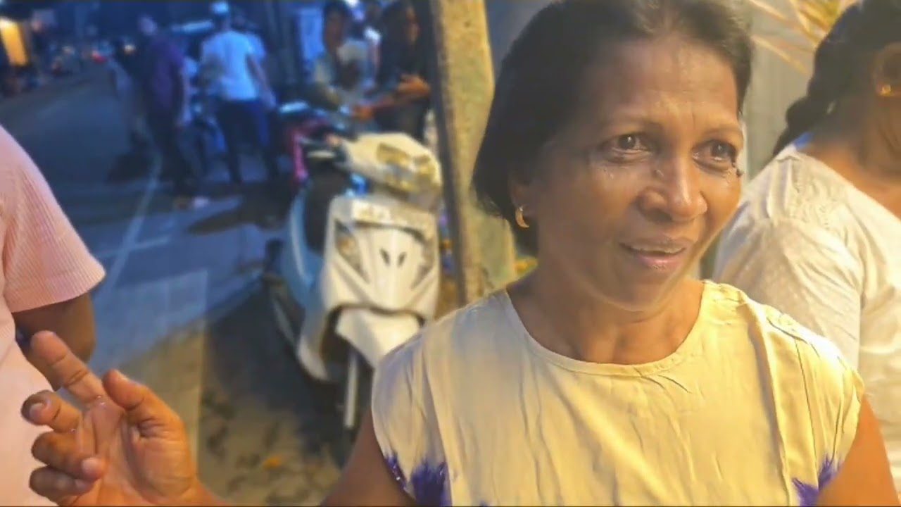 අන්තිම වෙනකම් බලන්න. හරිම සුන්දර වැඩසටහනක්. මෙහෙම මුස්ලිම් අයත් ඉන්නවා රටේ..