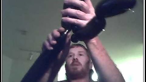 How to twist a full body Mickey look a like balloon character by the balloon bandit