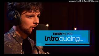 Tom_Grennan_-_Run_In_The_Rain_BBC_Introducing_session_(mp3.pm)