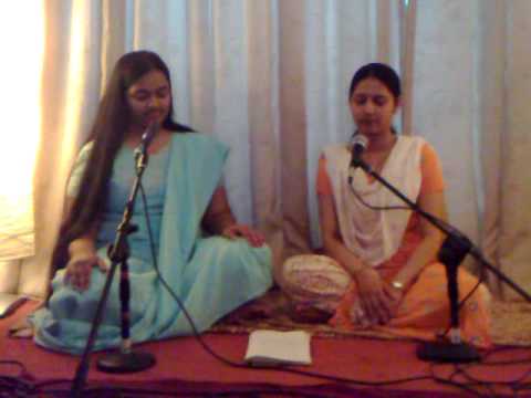 Rajachya Rang Mahalee - Prachi Ranade and Arnika Paranjpe - YouTube