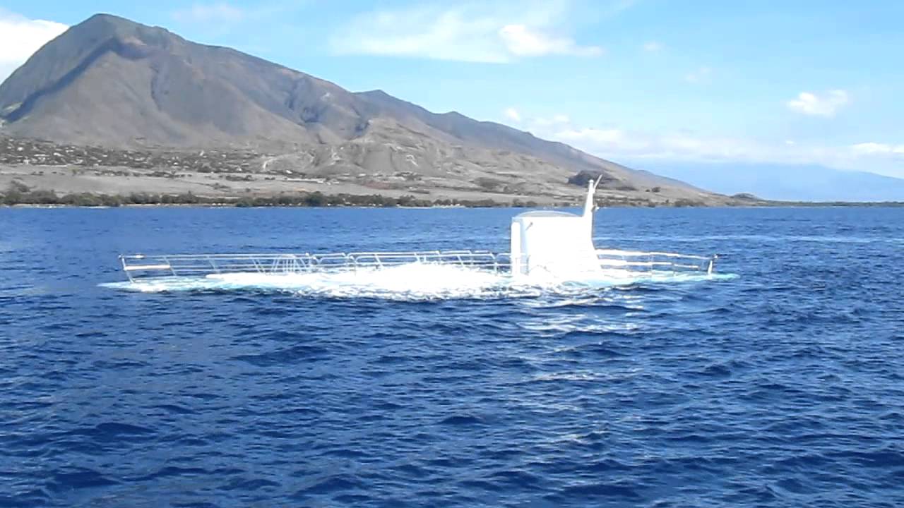 Atlantis Submarine Submerging Off Maui - YouTube