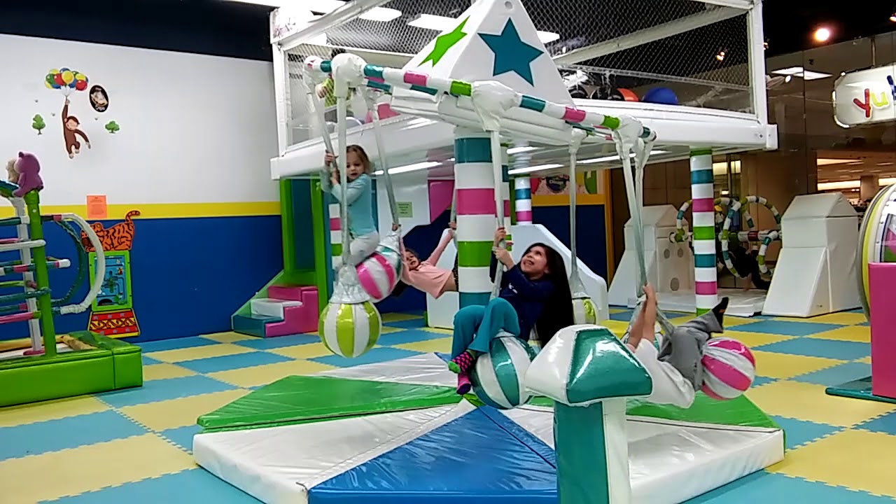 My daughter's favorite place to play at the Woodfield Mall YukidsIsland