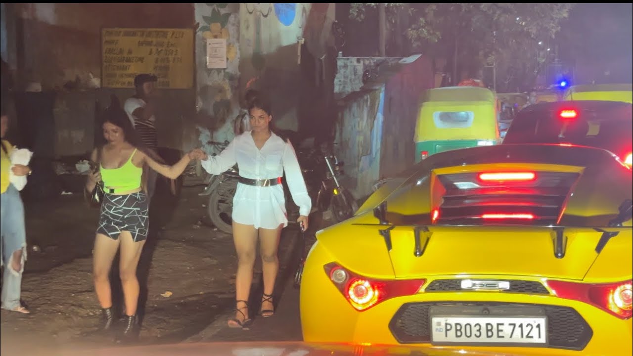 Cute Girls Ne DC Avanti ke liye apna Bf Chood Diya 😱 - *CUTE GIRLS REACTIONS*