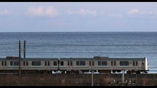 E501系カツK701編成が普通水戸行きとして日立付近を太平洋をバックに通過するシーン