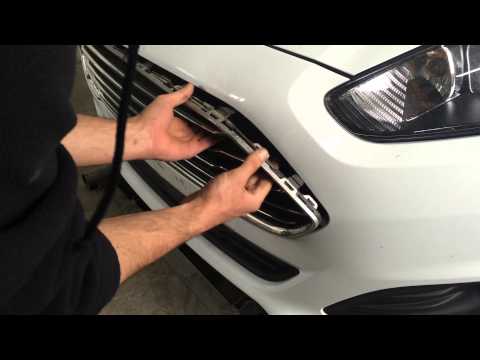Video: Hvordan fyller du en Ford Fiesta radiator?