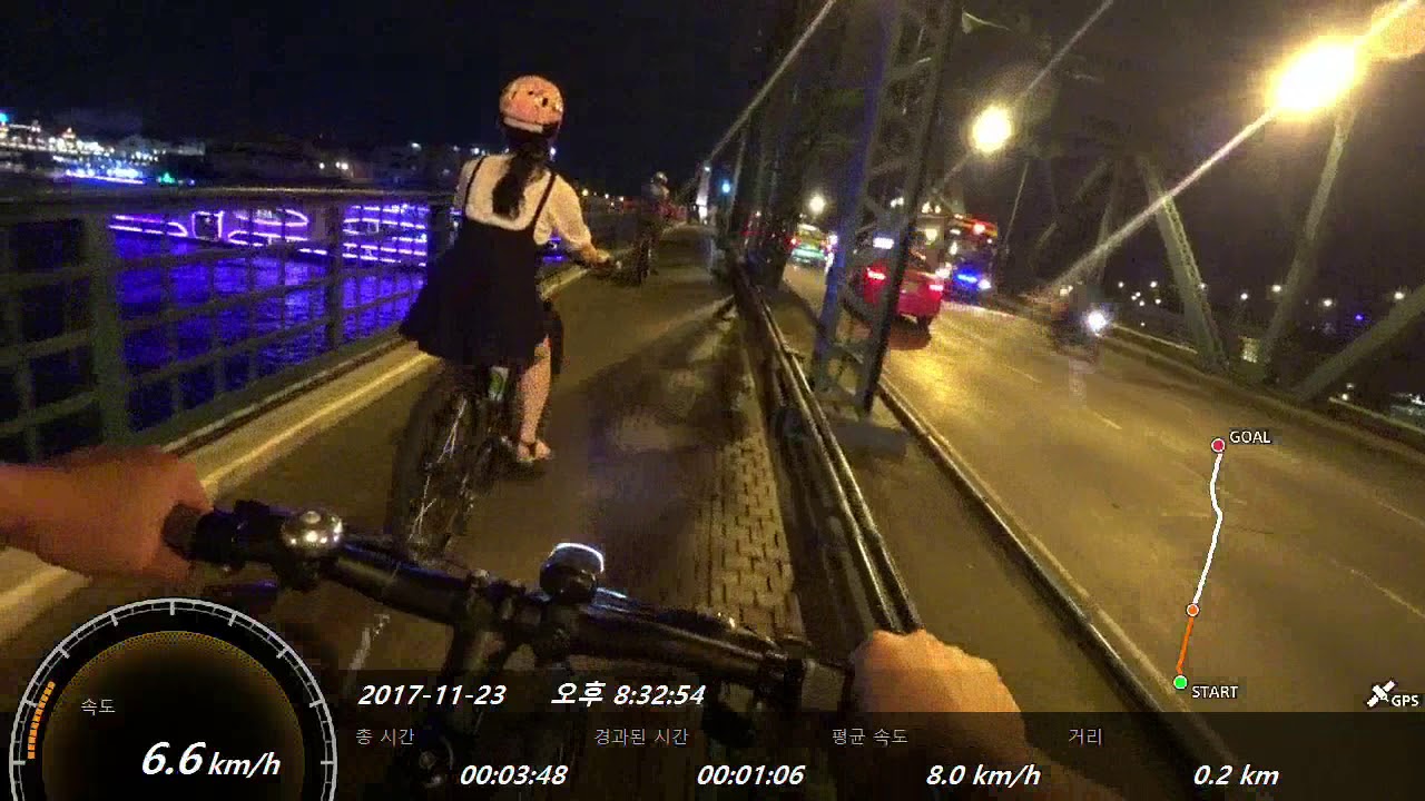 Bangkok - King Rama 1 Memorial Bridge Riding