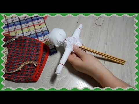 वीडियो: एल्युमिनियम के डिब्बे से बनी गुड़िया का कोना