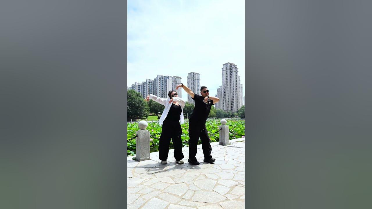 This dance suits this background well. #The Dance of lotus pond under moonlight# Simple to learn# d