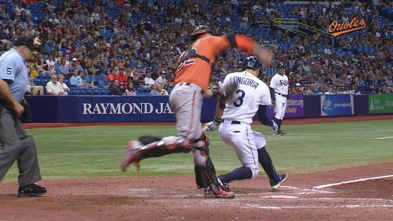 BAL@TB: Rays lose steal, Longoria out on interference