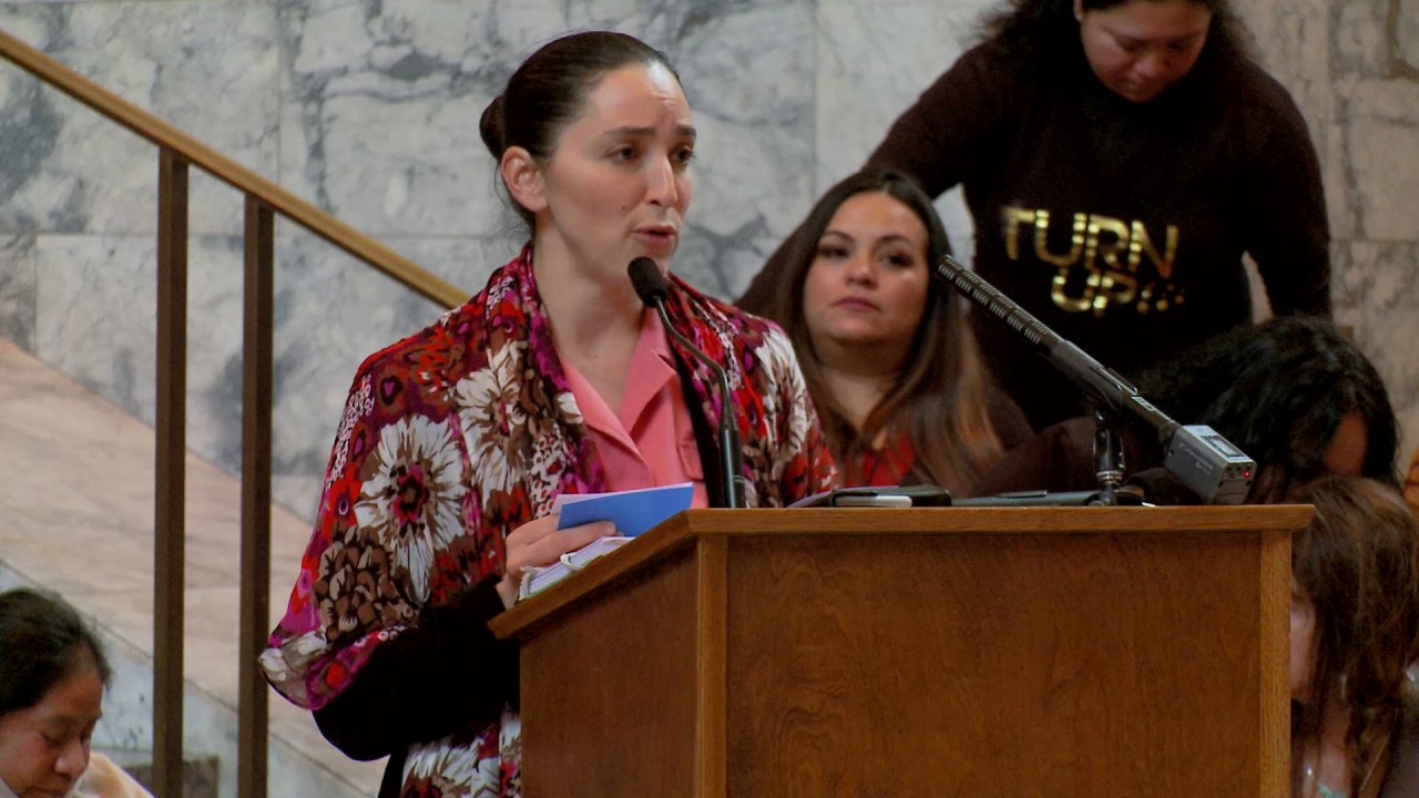 Sen. Saldaña speaks in the capitol rotunda on Latino Legislative Day