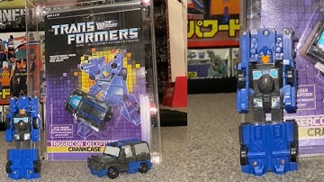 Transformers generation one Crankcase review. G1 triggercon 1988 vintage trigger Mosc before legacy