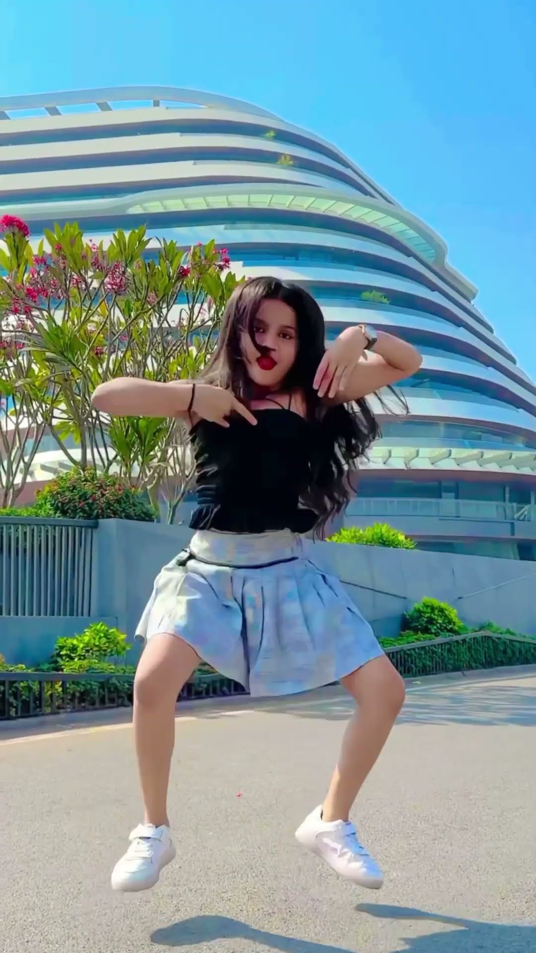 Main Hu ￼Ek Sharara?❤️#dance #nandini091013 #shorts #trending #viralvideo #youtubeshorts #short
