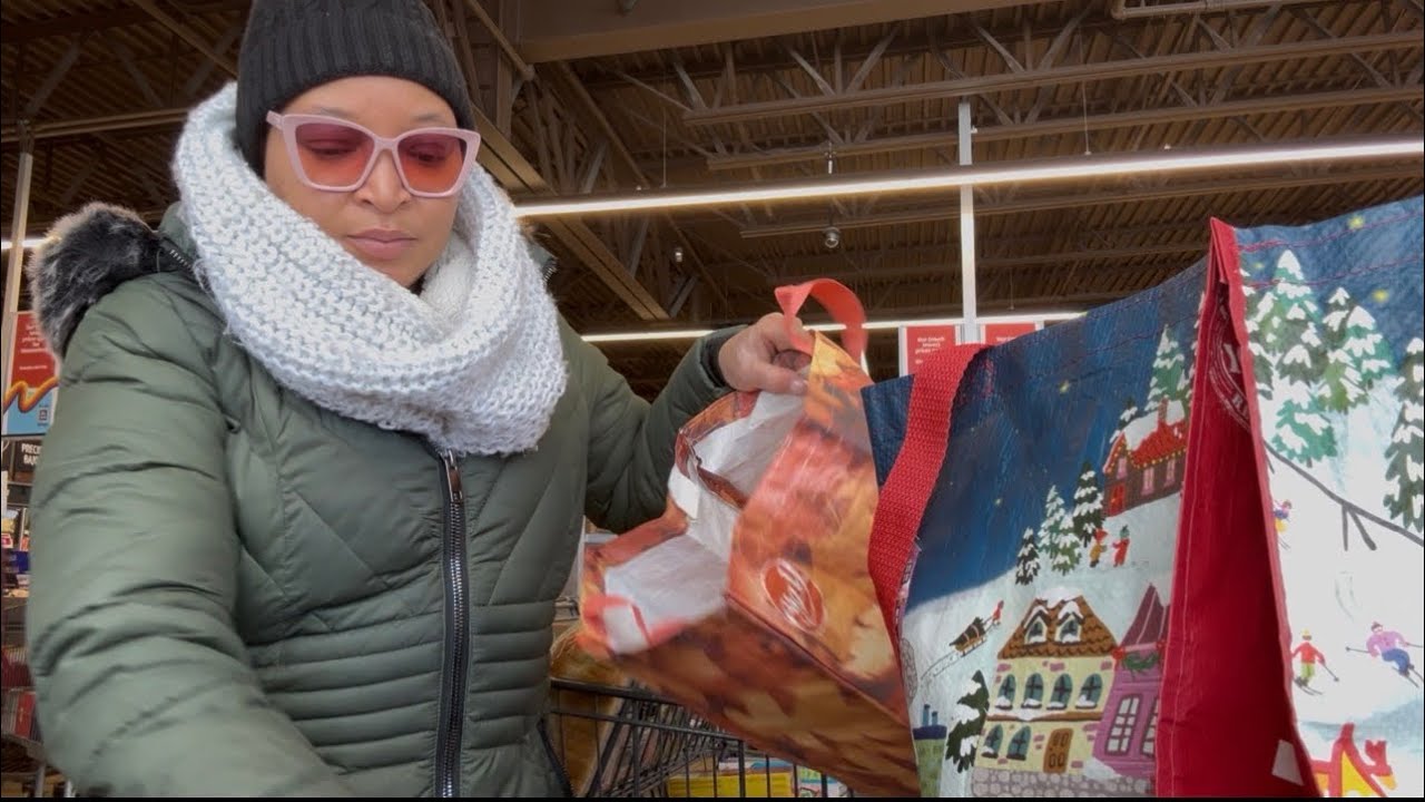Видеоблог: Воскресенье Суперкубка | Сильный холод 🥶 Поход за продуктами 💖 Бесплатный кофе из Star...