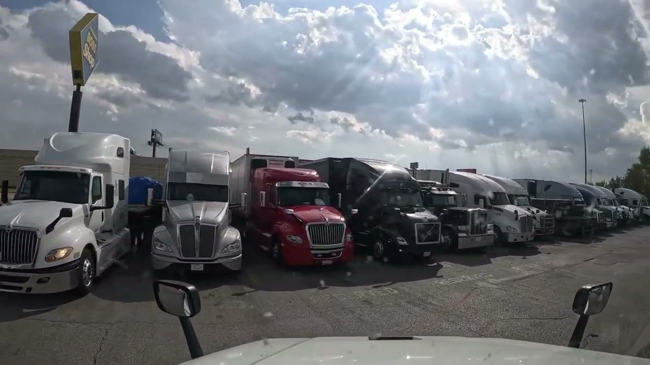 🚛 Life Behind the Wheel | Scenic Views of the Open Road