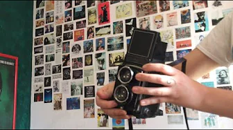 Taking a photo with a rolleicord
