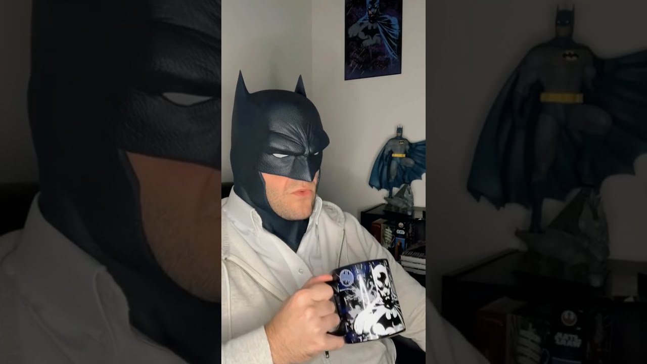💘BATMAN fell in love💘 #batman  #dccomics #catwoman #cosplay #lovestory #4k#blindinglights #fyp #sexy