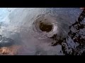 Невероятное видео: Водоворот на реке возле берега (whirlpool)