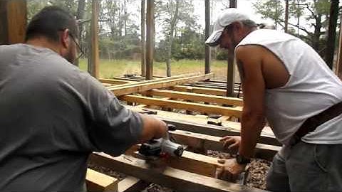 PALLET CABIN BUILD PART 3 Building a cabin out of pallets.