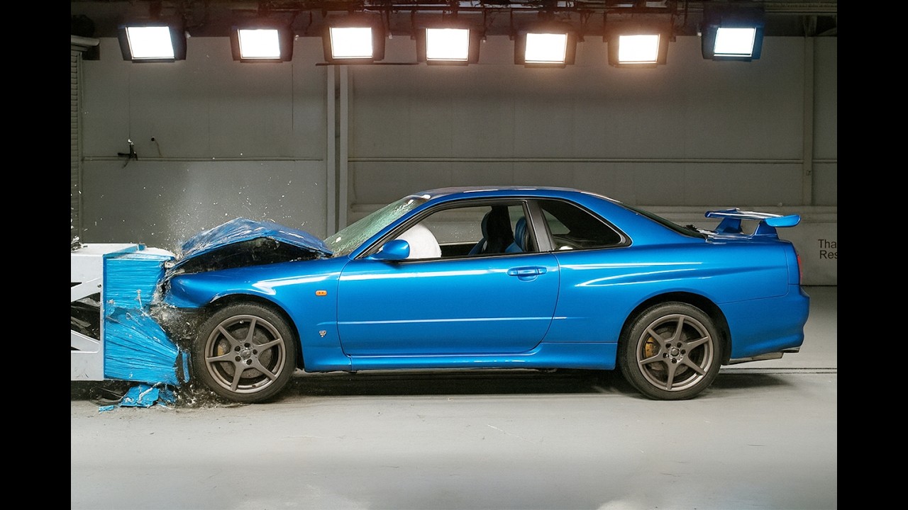 Краш-тест Skyline GT-R 34 