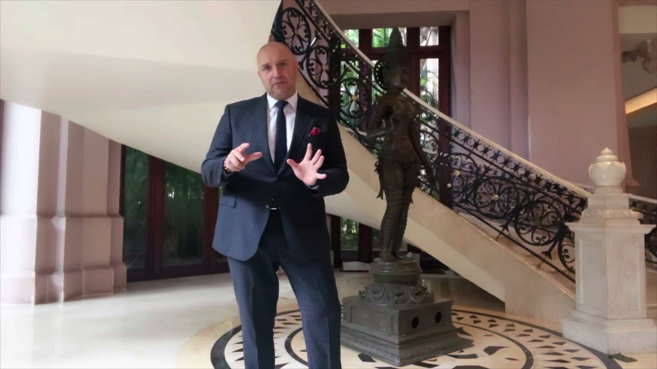 Tomasz Szkutnik Vox Profile project in India