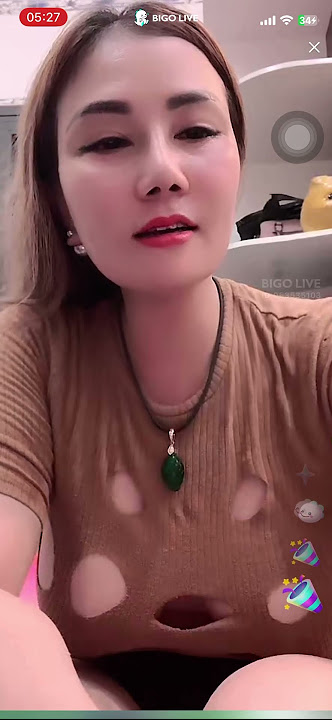 Chị máy bay bigo Tuyết Trắng thả rông khoe ngực cực khủng